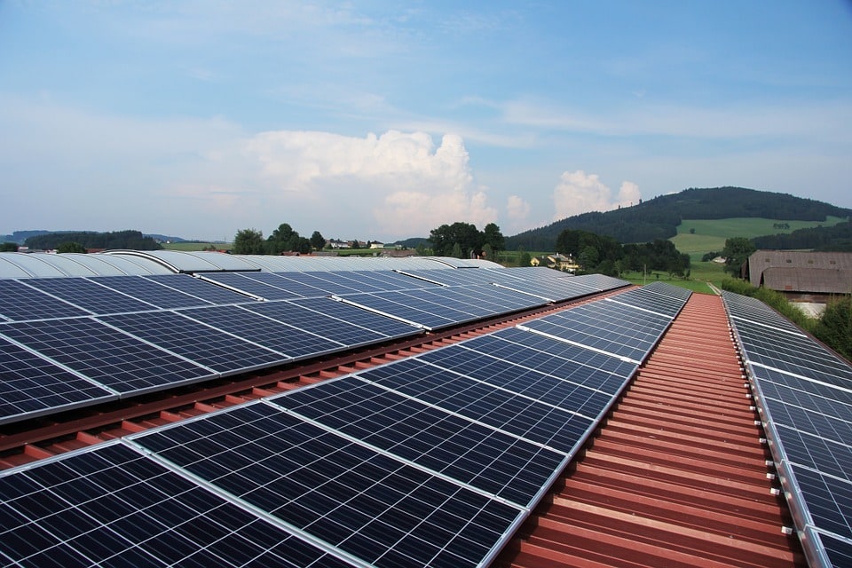 Les atouts d'un bâtiment industriel équipé d'une toiture photovoltaique